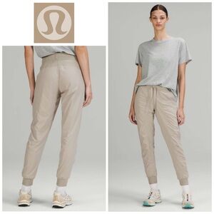 Lululemon Sz 12 Dance Studio Mid-Rise Lined Jogger in Raw Linen Size 12